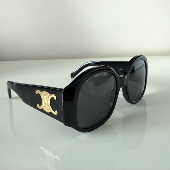 NEW!!! Celine black Triomphe sunglasses CL40305U 01A Authentic Retail 650$ - Picture 3 of 7